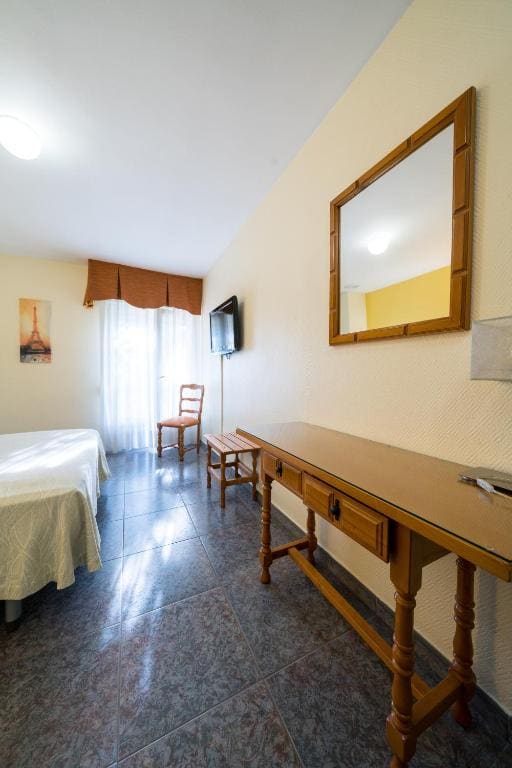Standard Queen Room room - Image 2