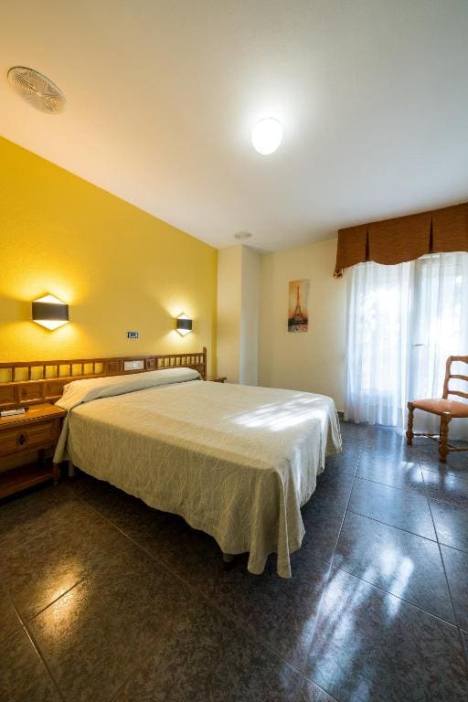 Standard Queen Room room - Image 1