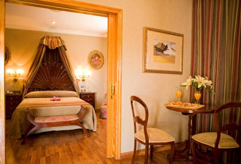 Suite room - Image 1