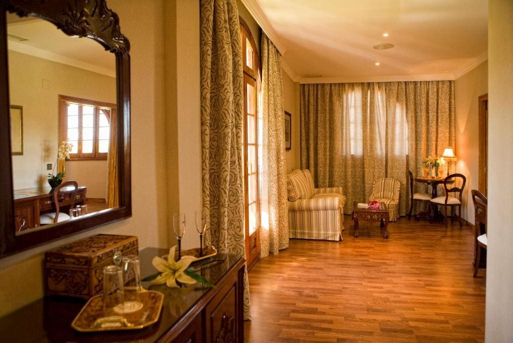 Suite room - Image 3