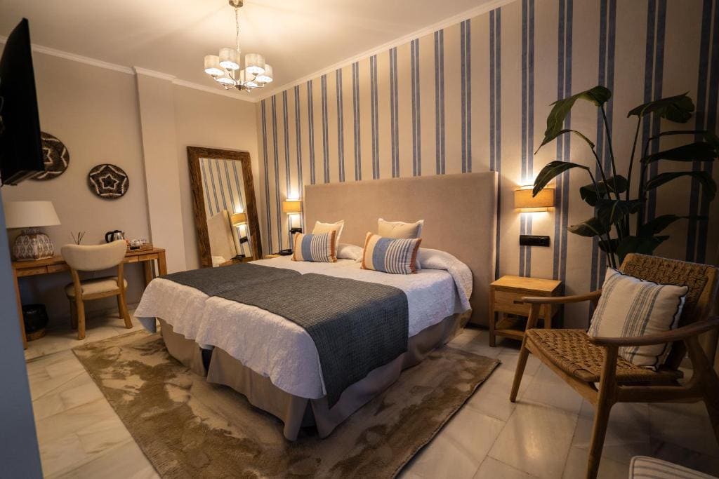 Double or Twin Room with Balcony and Sea View room - Image 3
