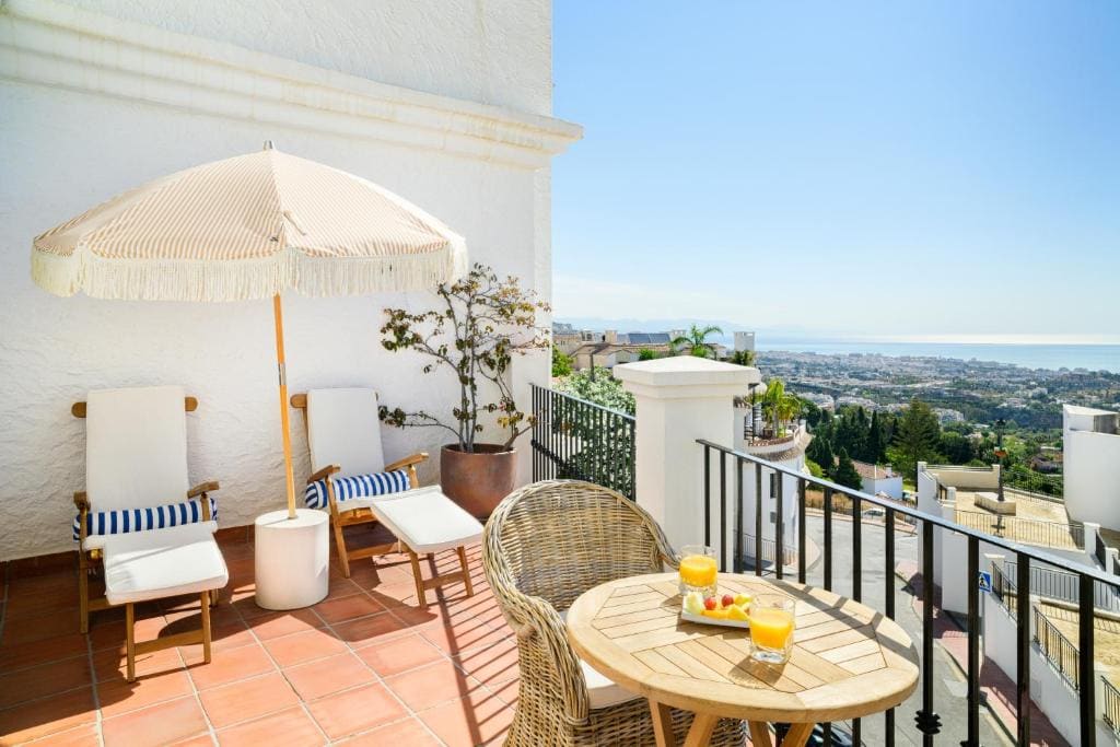 Double or Twin Room with Private Terrace and Sea View room - Image 2