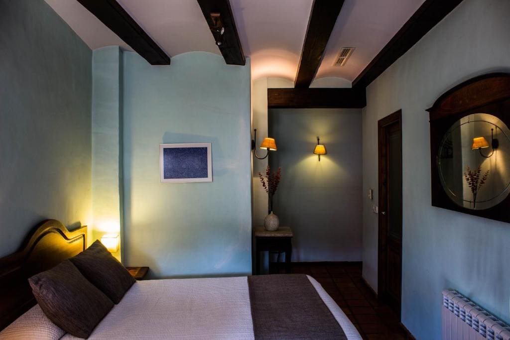 Double Room with Fireplace room - Image 3