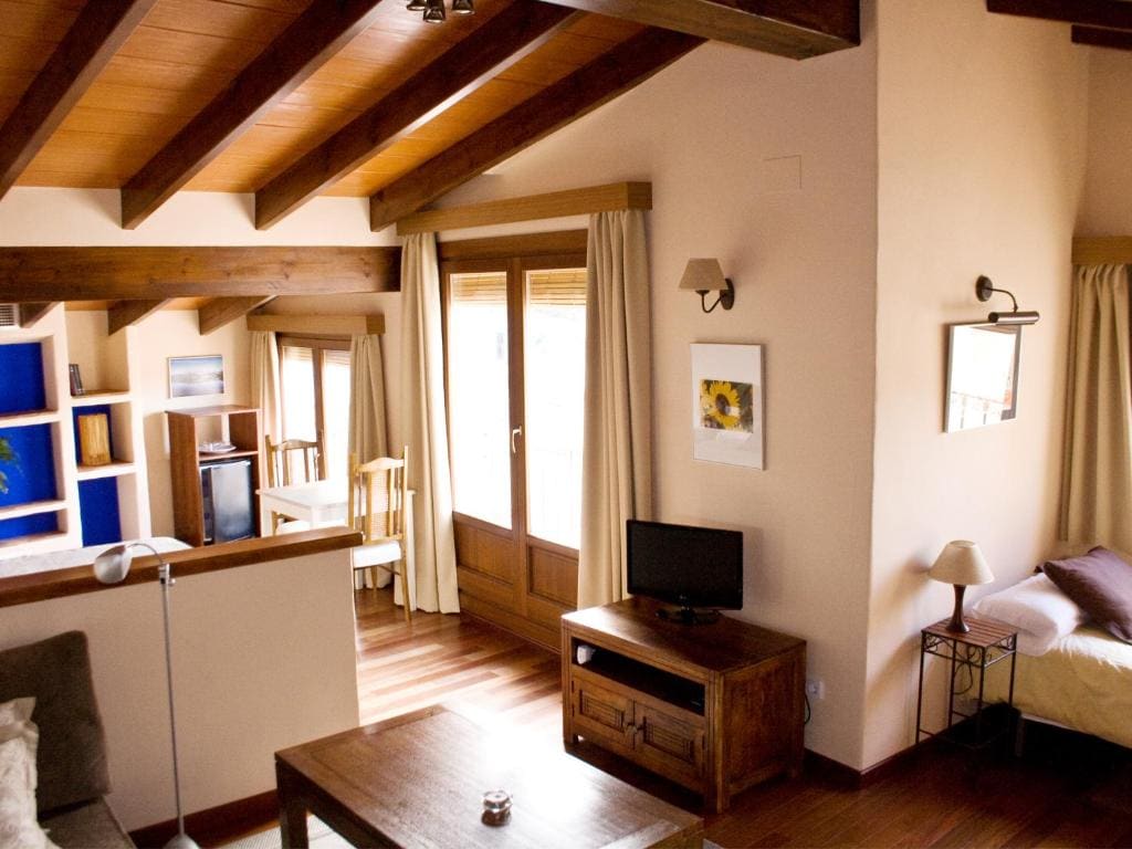 Suite with Mountain View room - Image 3