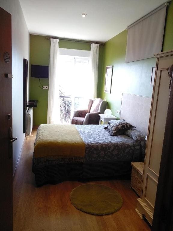 Triple Room with Bathroom room - Image 1