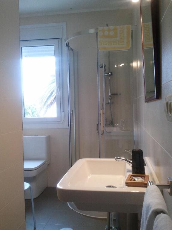 Double Room with Sea View room - Image 2