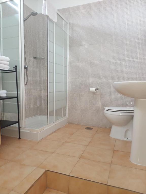 Triple Room with Bathroom room - Image 2