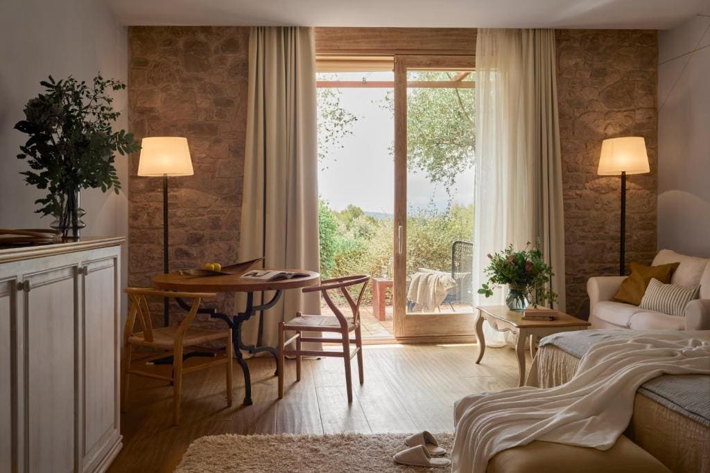 Junior Suite with Garden room - Image 2