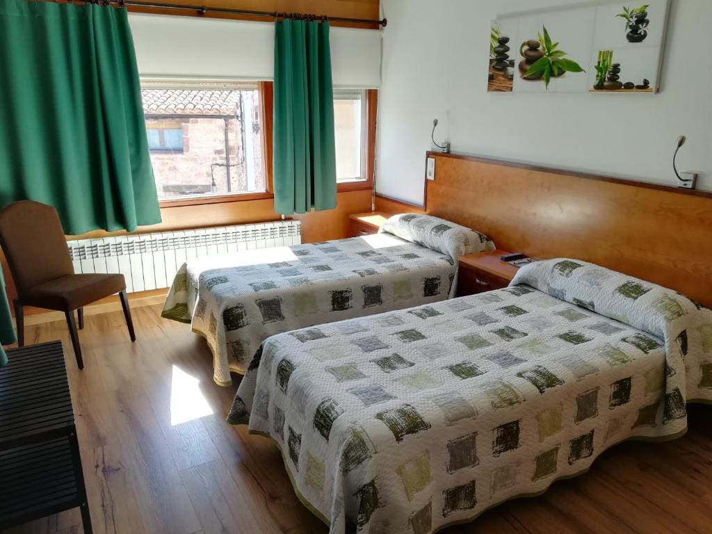 Twin Room with Private Bathroom room - Image 1