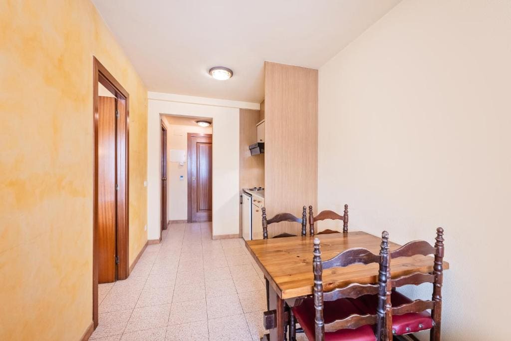 Apartment (2 Adults + 2 Children) room - Image 2