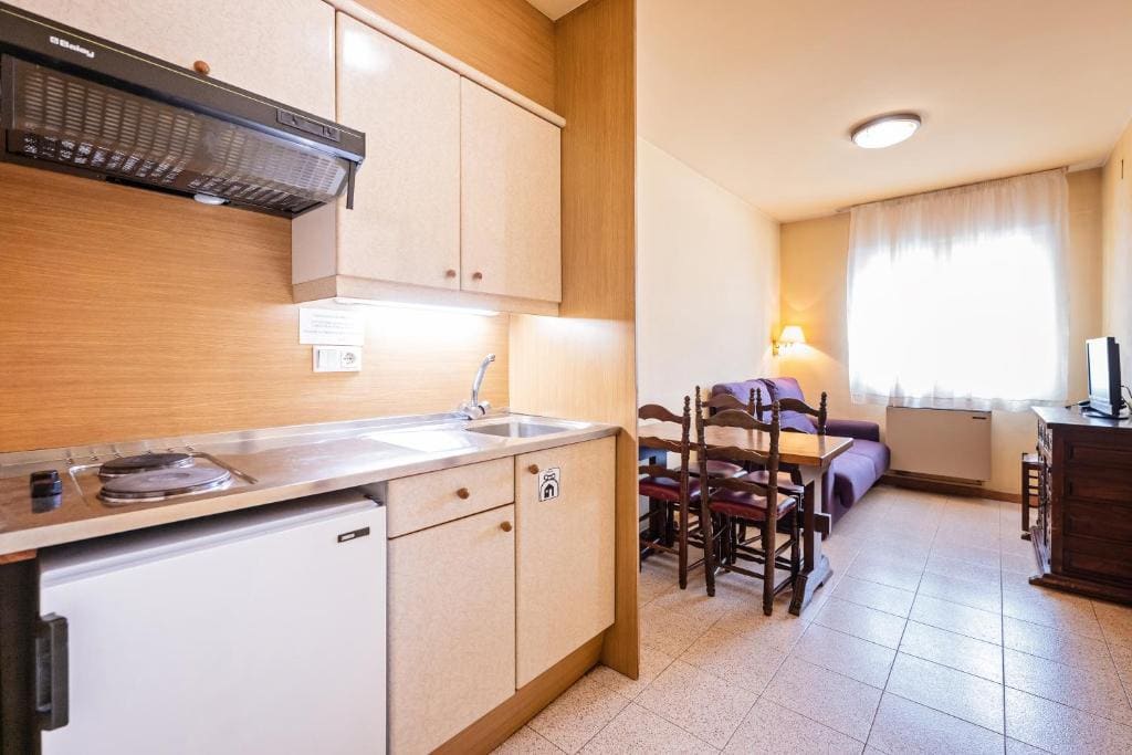 Apartment (2 Adults + 1 Child) room - Image 1