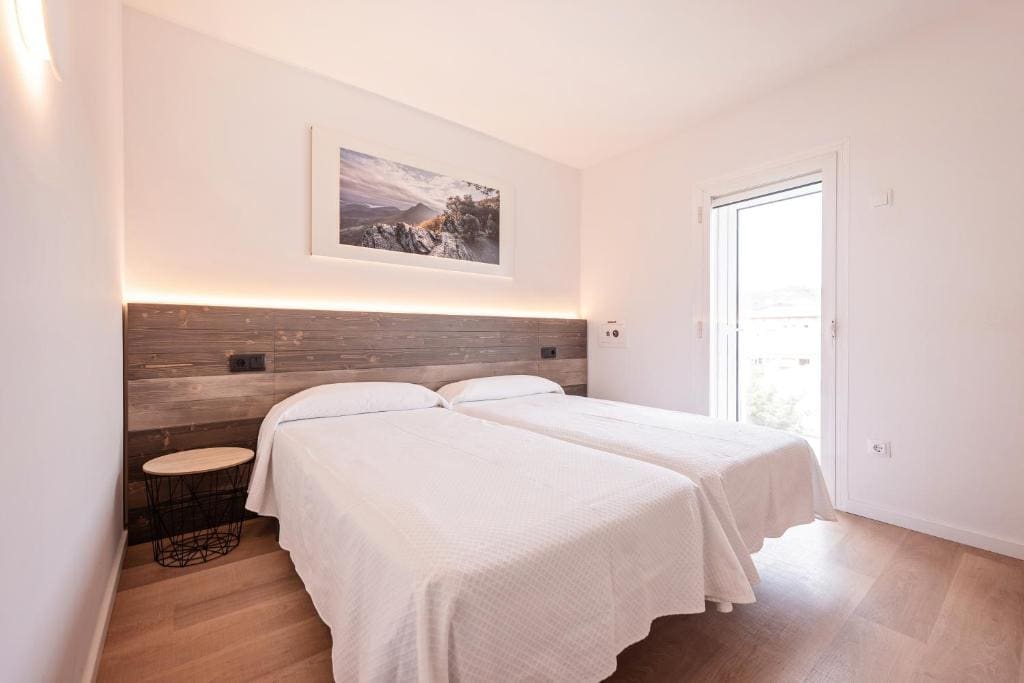 Junior Suite (2 Adults + 1 Child) room - Image 1