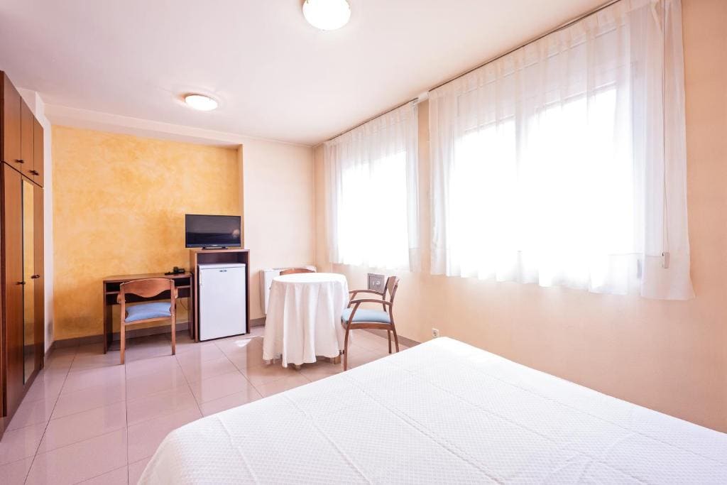 Basic Single Room room - Image 2