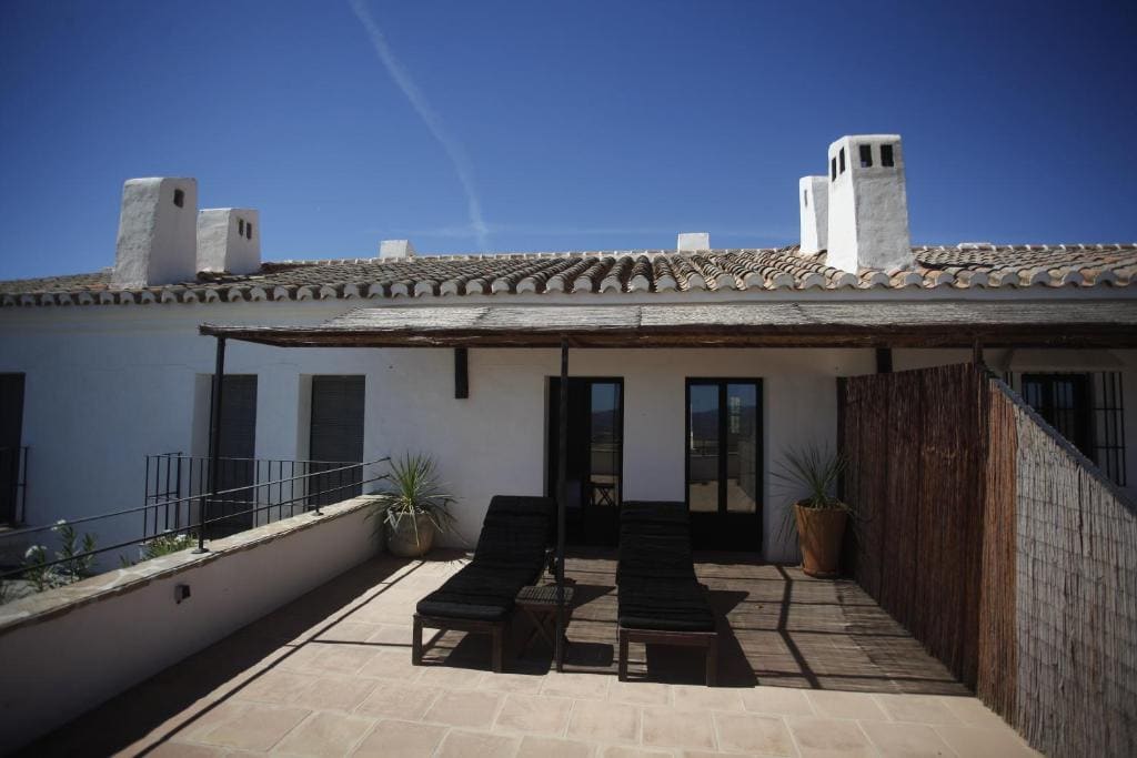 Deluxe Double Room with Balcony room - Image 3