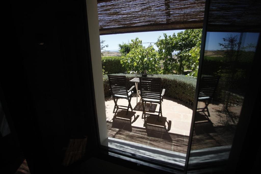 Deluxe Twin Room with Garden View room - Image 3
