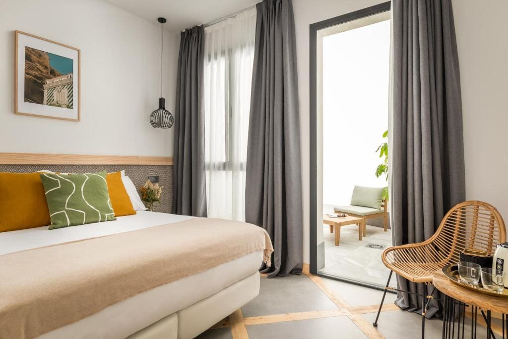 Double Room with Terrace room - Image 2