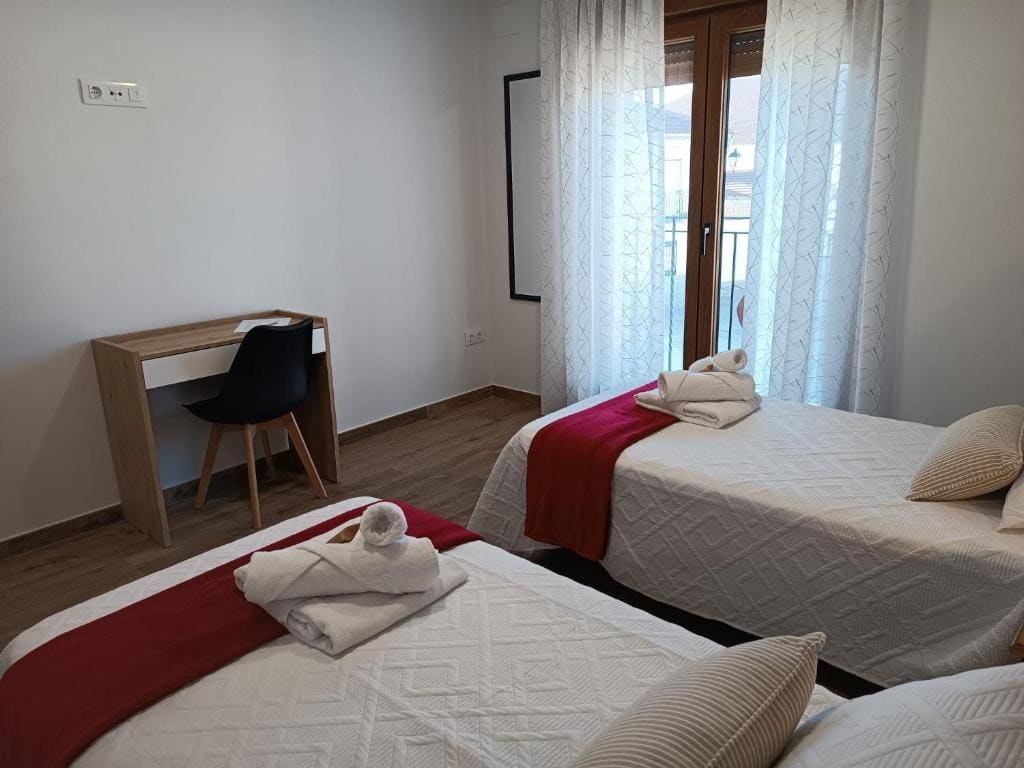 Family Room room - Image 2