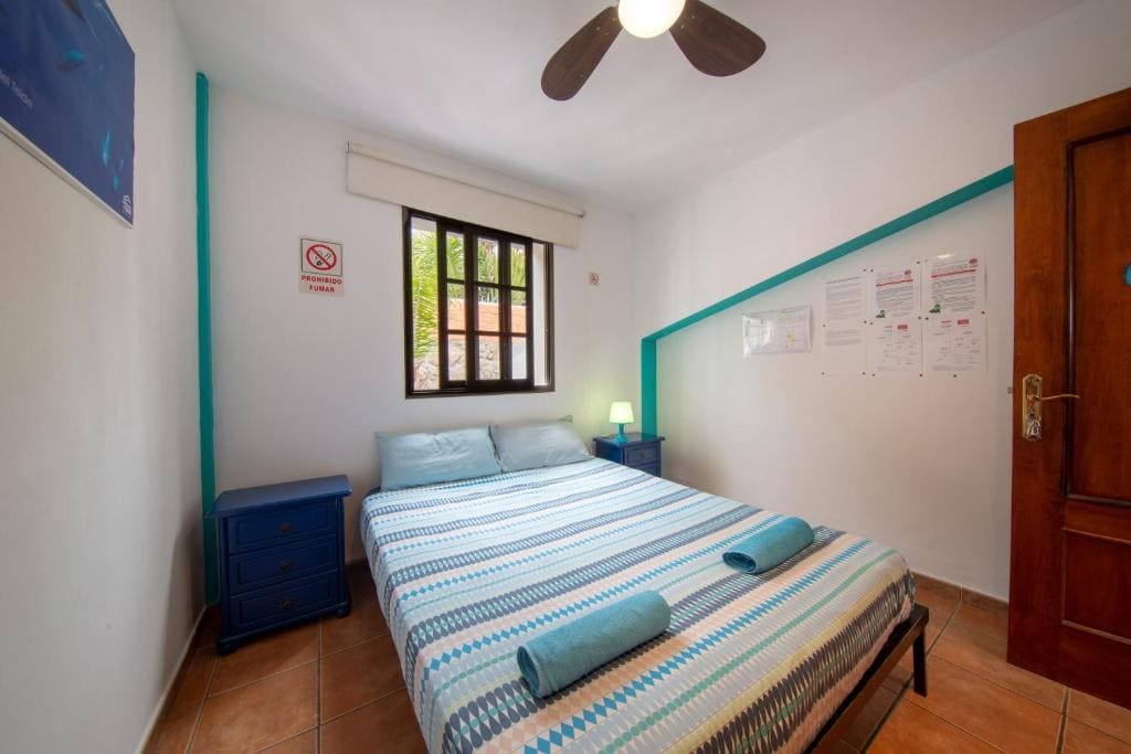 Double Room with Shared Bathroom room - Image 3
