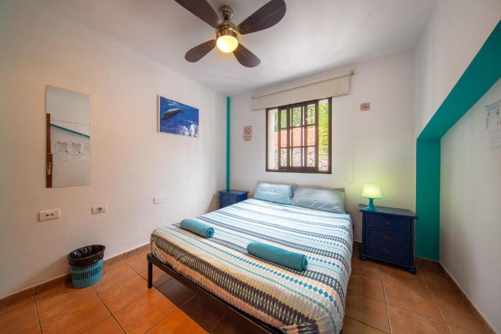 Double Room with Shared Bathroom room - Image 2