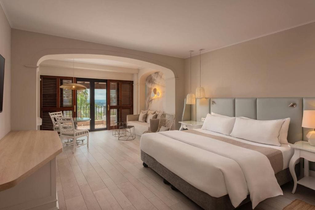 Deluxe King Room With Panoramic View room - Image 1