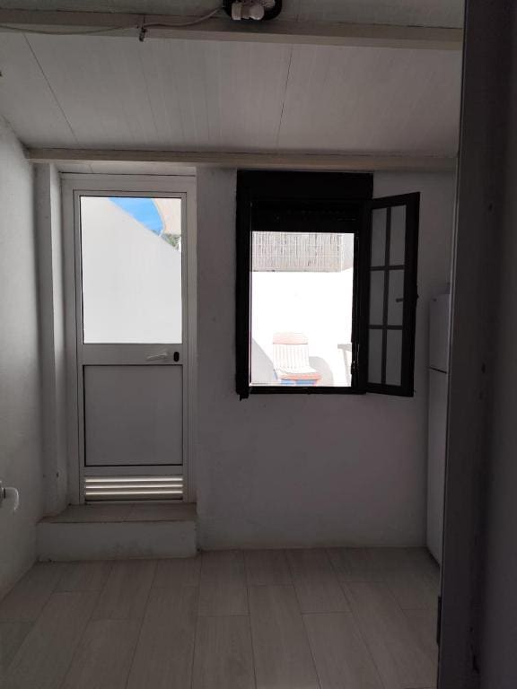One-Bedroom House with Sea View room - Image 3