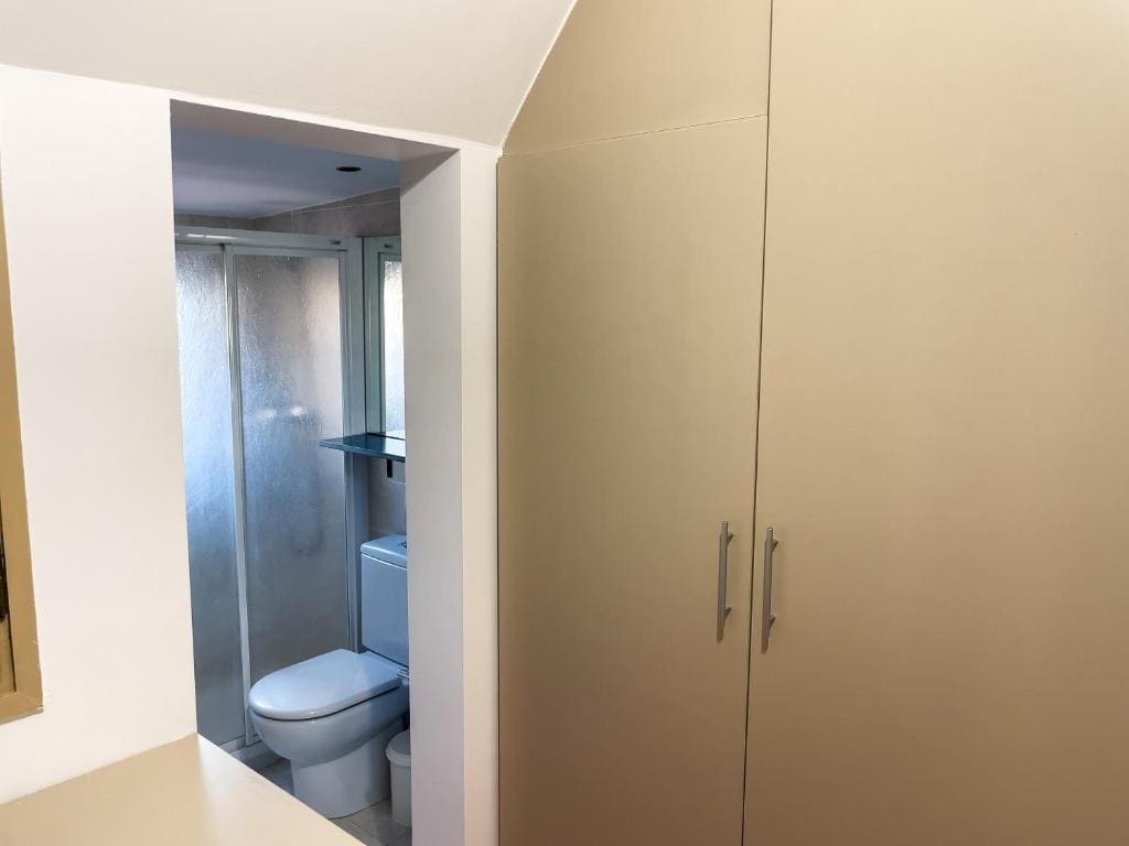 Twin Room with Private Bathroom room - Image 1