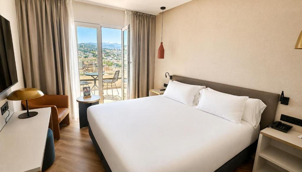 Double Room with Terrace room - Image 2