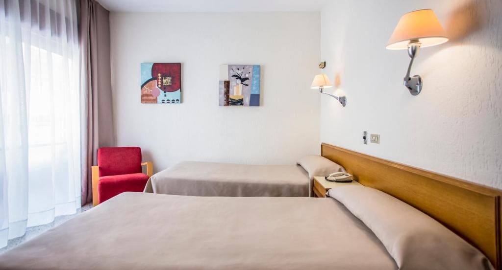 Twin Room room - Image 1