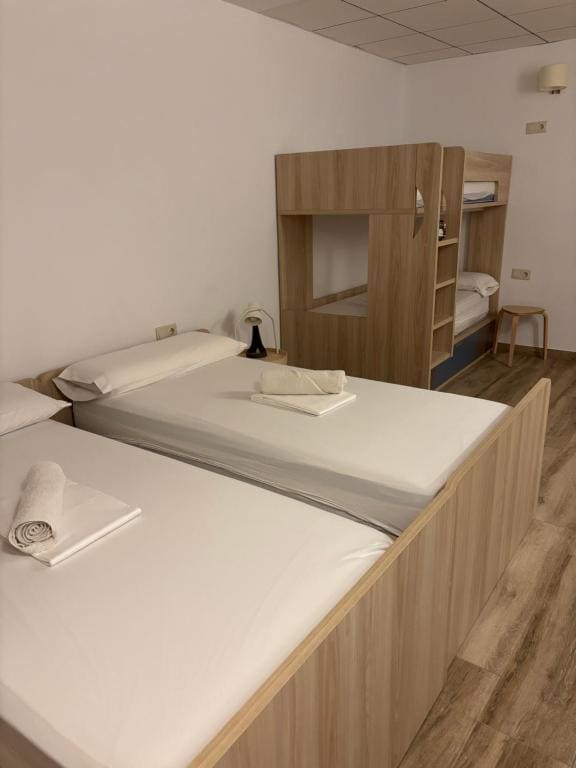 Quadruple Room room - Image 2