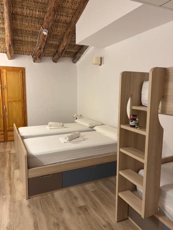 Quadruple Room room - Image 3