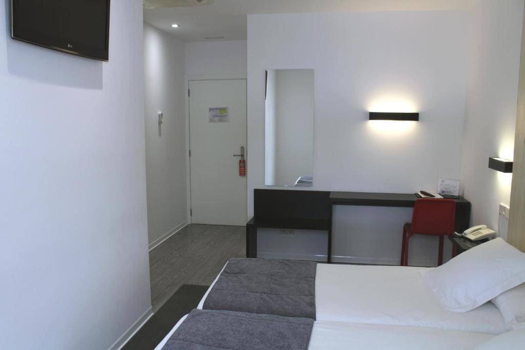 Twin Room room - Image 3