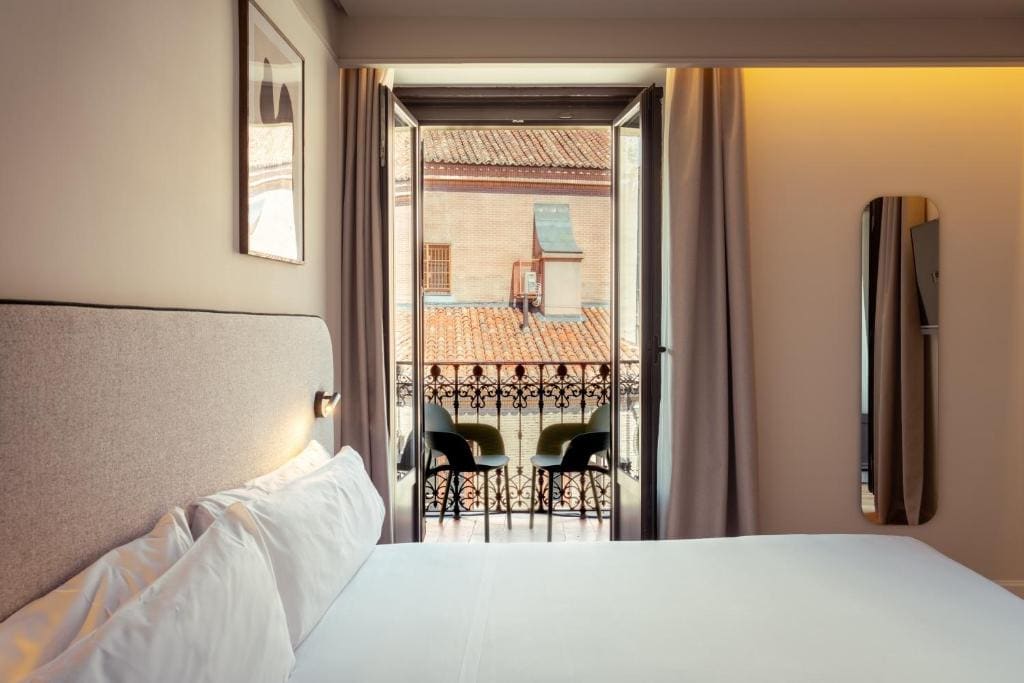 Double Room with View room - Image 3