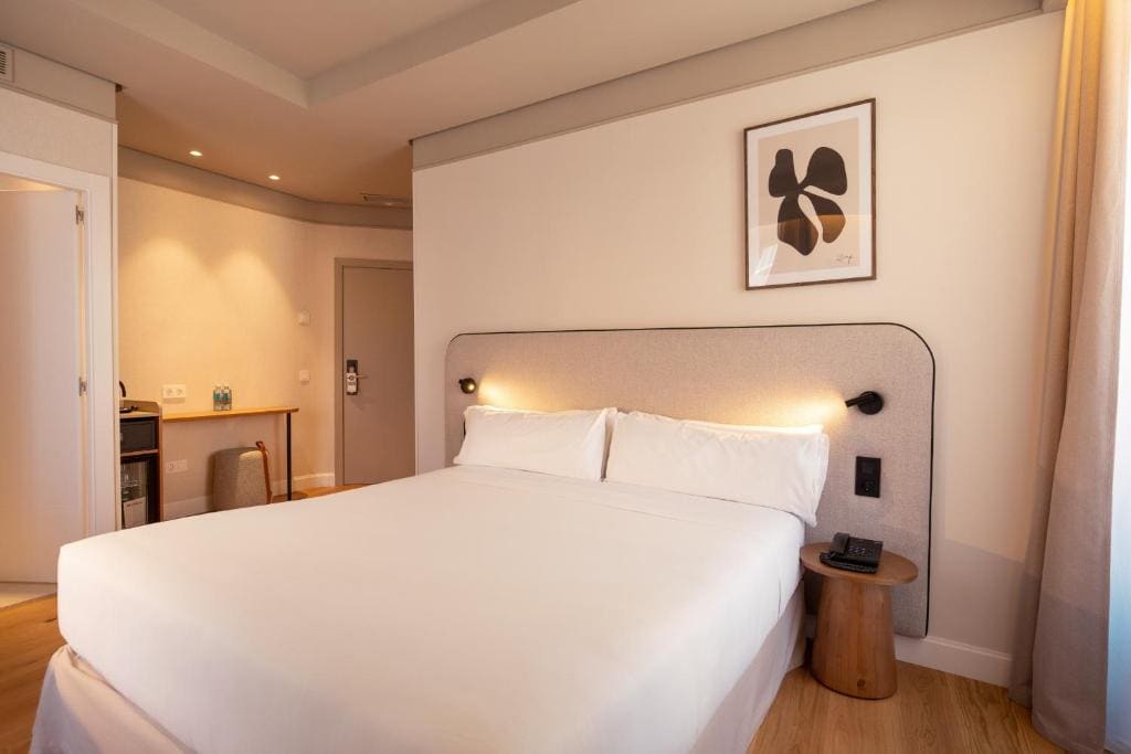 Double Room with View room - Image 1