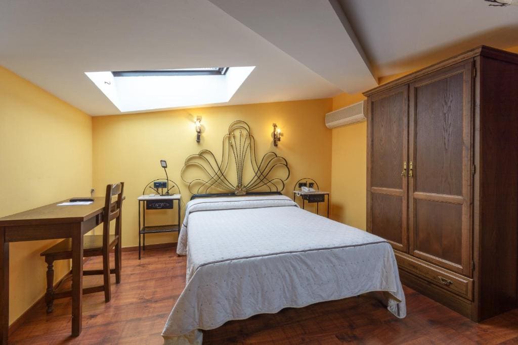 Double or Twin Room room - Image 2