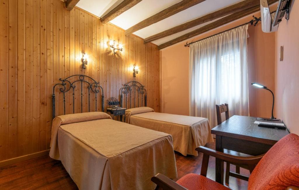 Double or Twin Room room - Image 3
