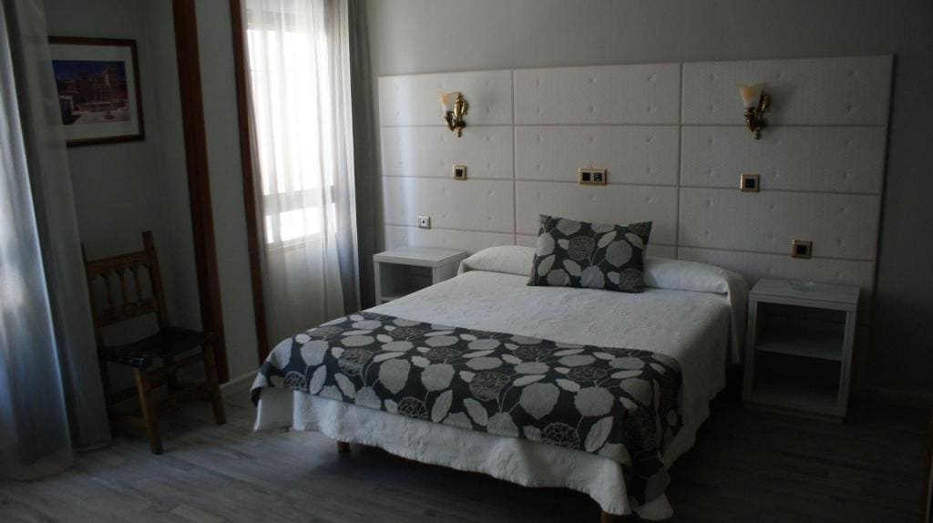 Double or Twin Room room - Image 3