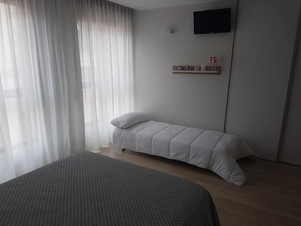 Double Room with Extra Bed room - Image 2