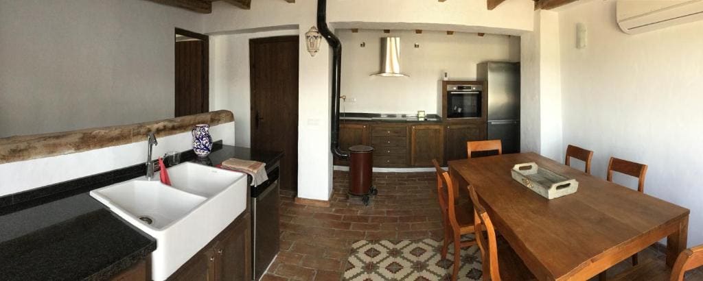 Apartment with Mountain View room - Image 3