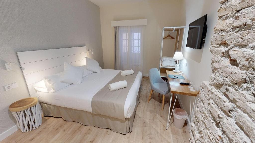 Superior Double Room room - Image 2
