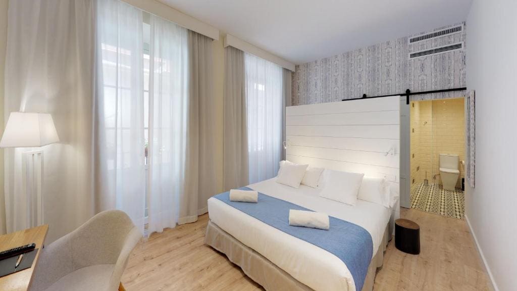 Deluxe Double Room room - Image 2