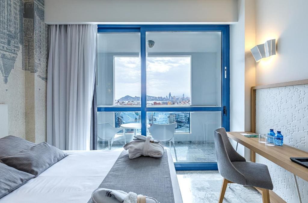 Deluxe Triple Room with Terrace and Sea View (3 Adults) room - Image 2
