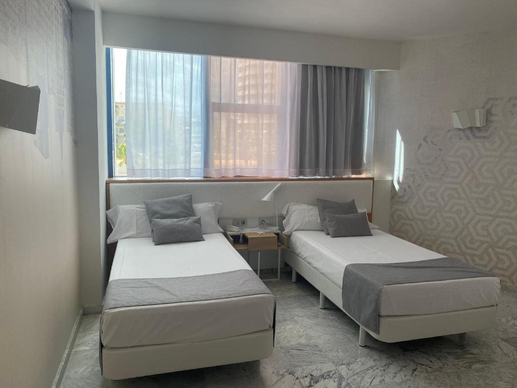 Double or Twin Room without Balcony - Disability Access room - Image 2