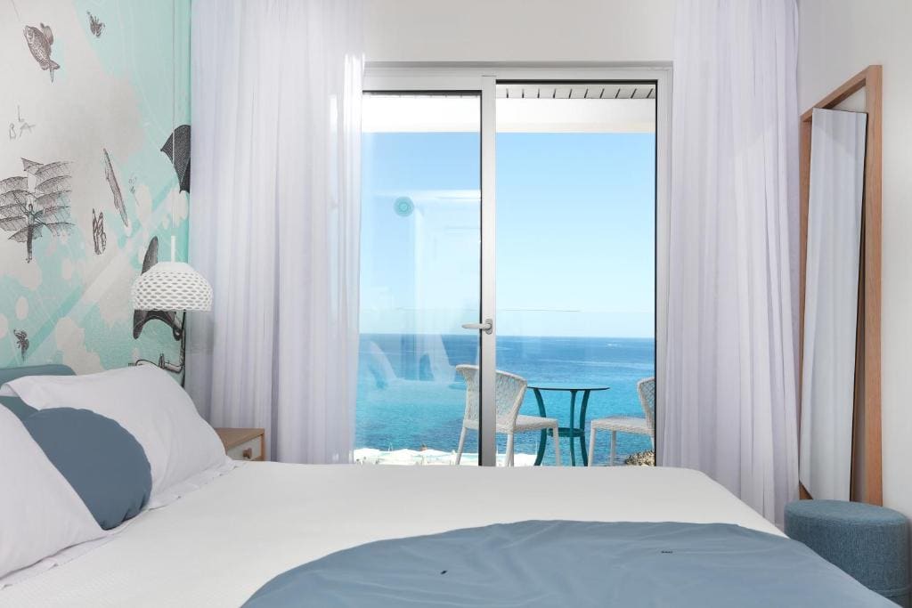 Superior Double or Twin Room with Sea View room - Image 2