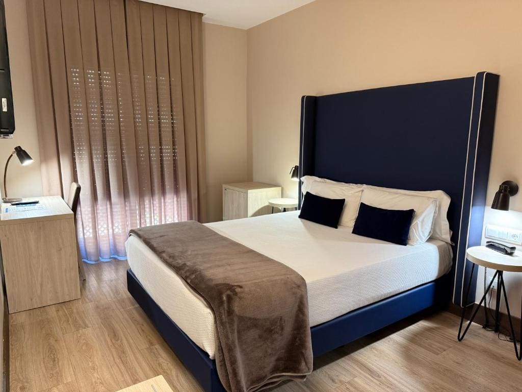 Habitación doble matrimonial cama 1,50 room - Image 1