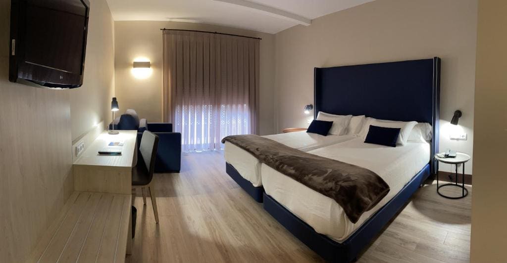 Habitación Twin Confort con cama supletoria room - Image 1