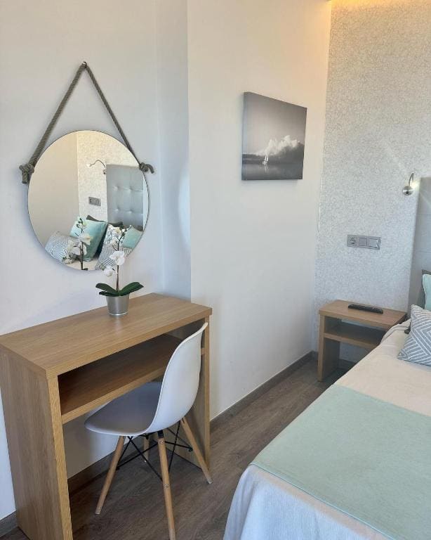 Double Room with Ocean View room - Image 3