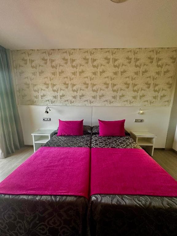 Twin Room with Terrace room - Image 2