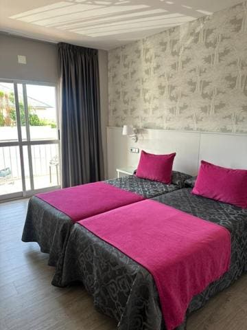 Twin Room with Terrace room - Image 1