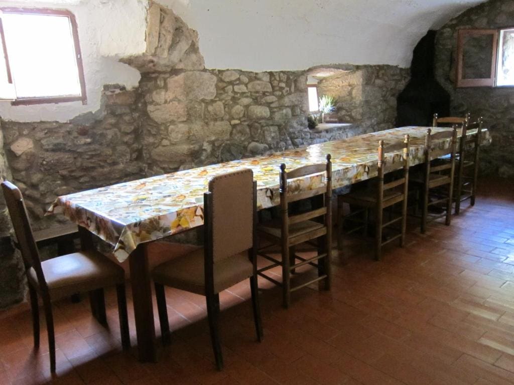 Six-Bedroom House room - Image 3
