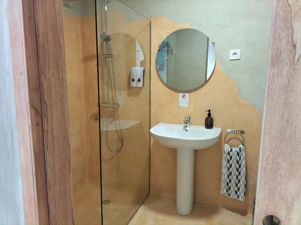 Double or Twin Room room - Image 2